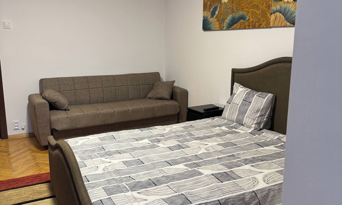 Sector 3 Apartment | Good apartment near 10 minutes walk to IOR park and 5 minutes to Titanii park.