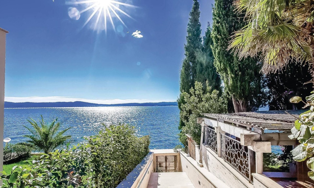 Selce Apartment | Gorgeous apartment in Crikvenica