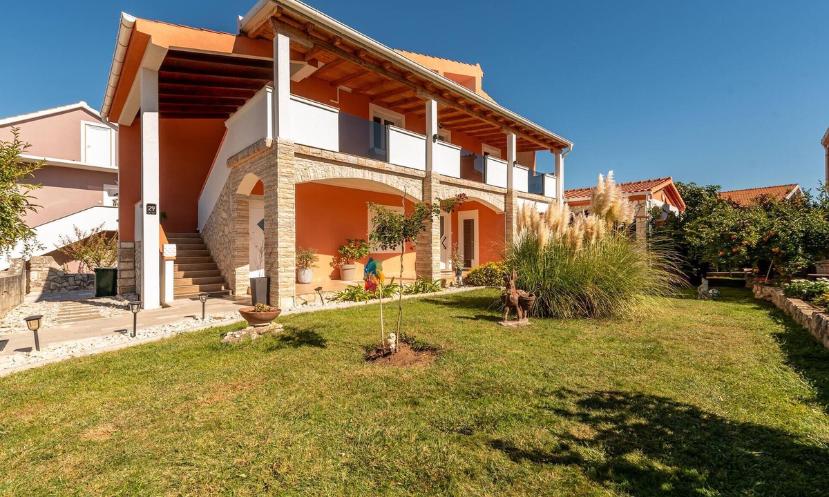 Podgradina Apartment | Gorgeous apartment in Podgradina with WiFi