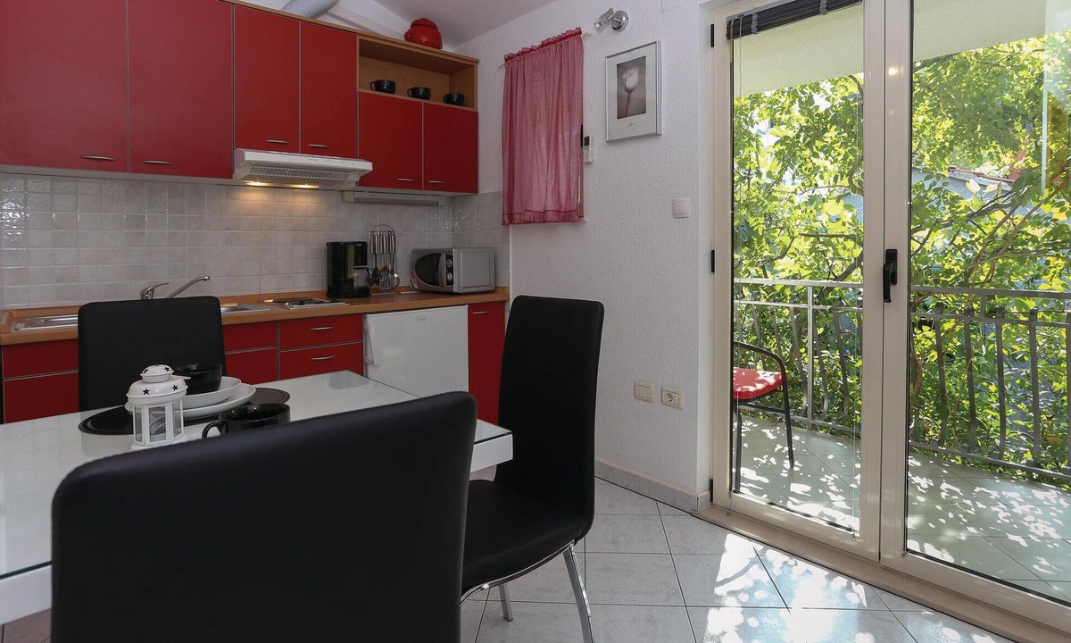 Arbanija Apartment | Gorgeous apartment in Arbanija with WiFi