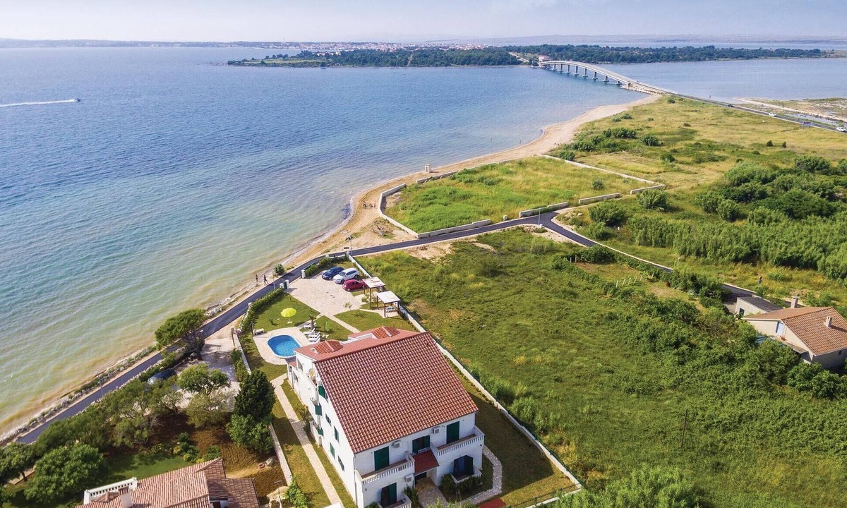 Privlaka Apartment | Gorgeous apartment in Privlaka with WiFi