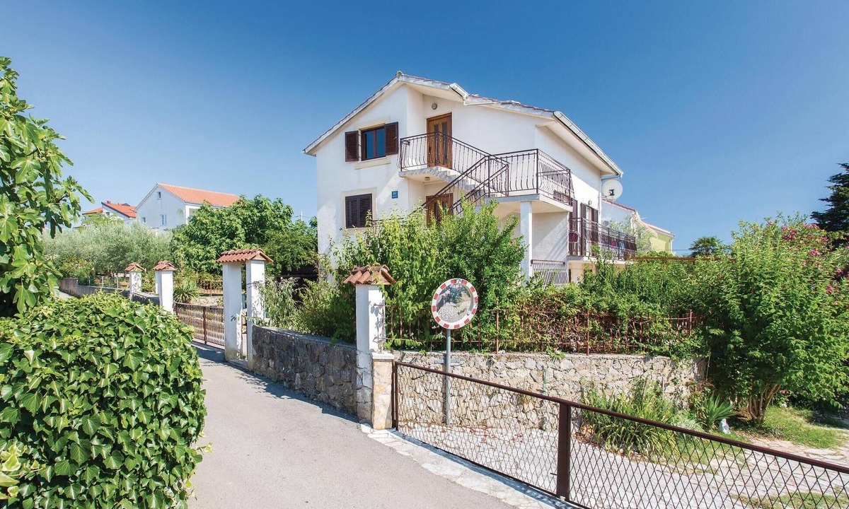 Brzac Apartment | Gorgeous apartment in Krk with house sea view