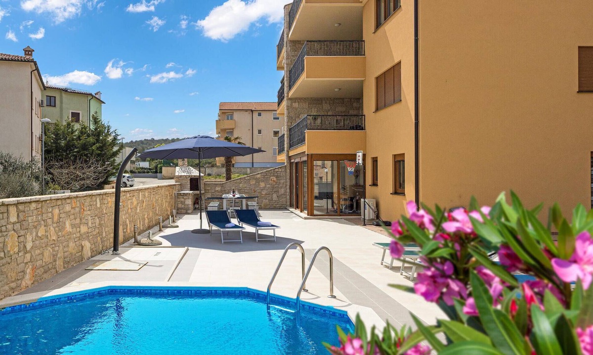 Liznjan Apartment | Gorgeous apartment in Liznjan