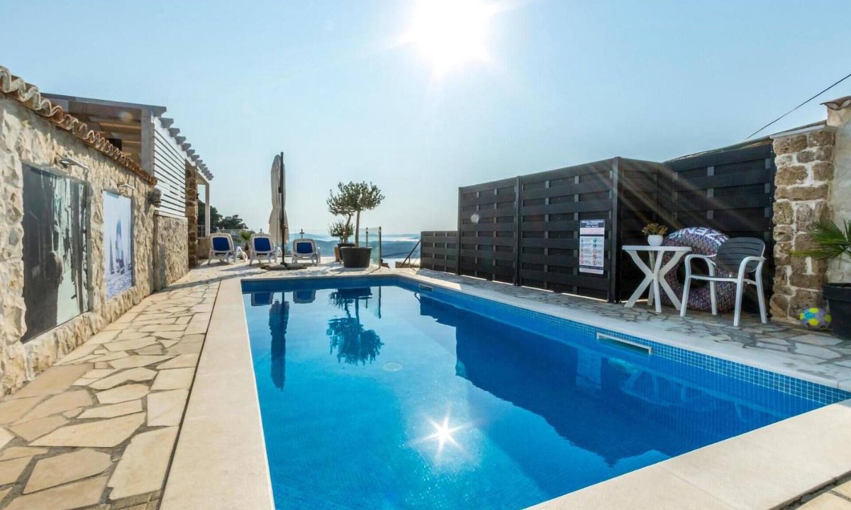 Meterize Apartment | Gorgeous apartment in Sibenik with sauna