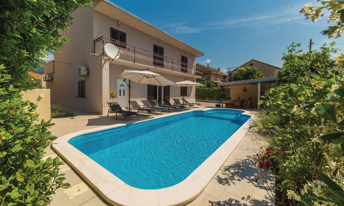 Kastel Stafilic House | Gorgeous home in Kastel Stafilic