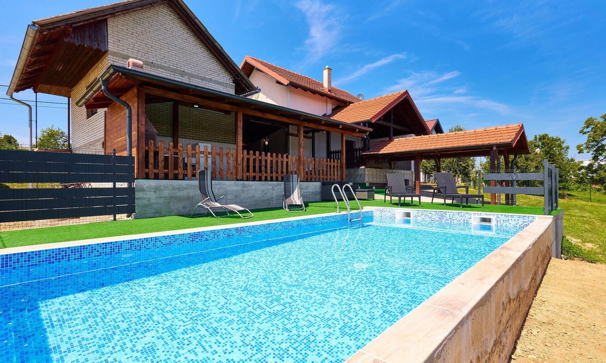 Klostar Ivanic House | Gorgeous home in Beslinec