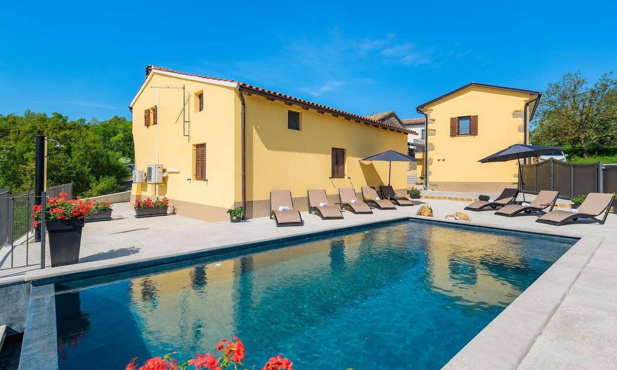 Buzet House | Gorgeous home in Buzet with private swimming pool, can be inside or outside