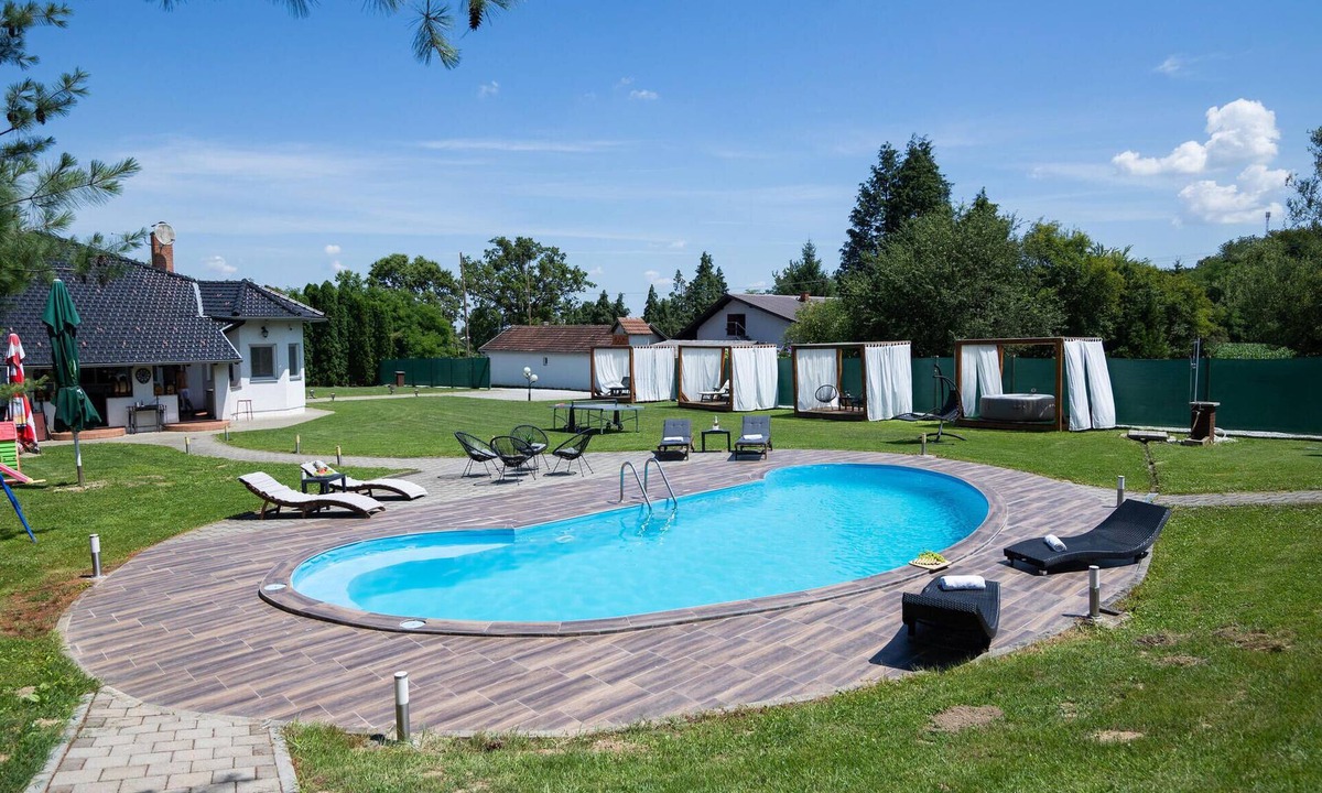 Fericanci House | Gorgeous home in Fericanci with sauna