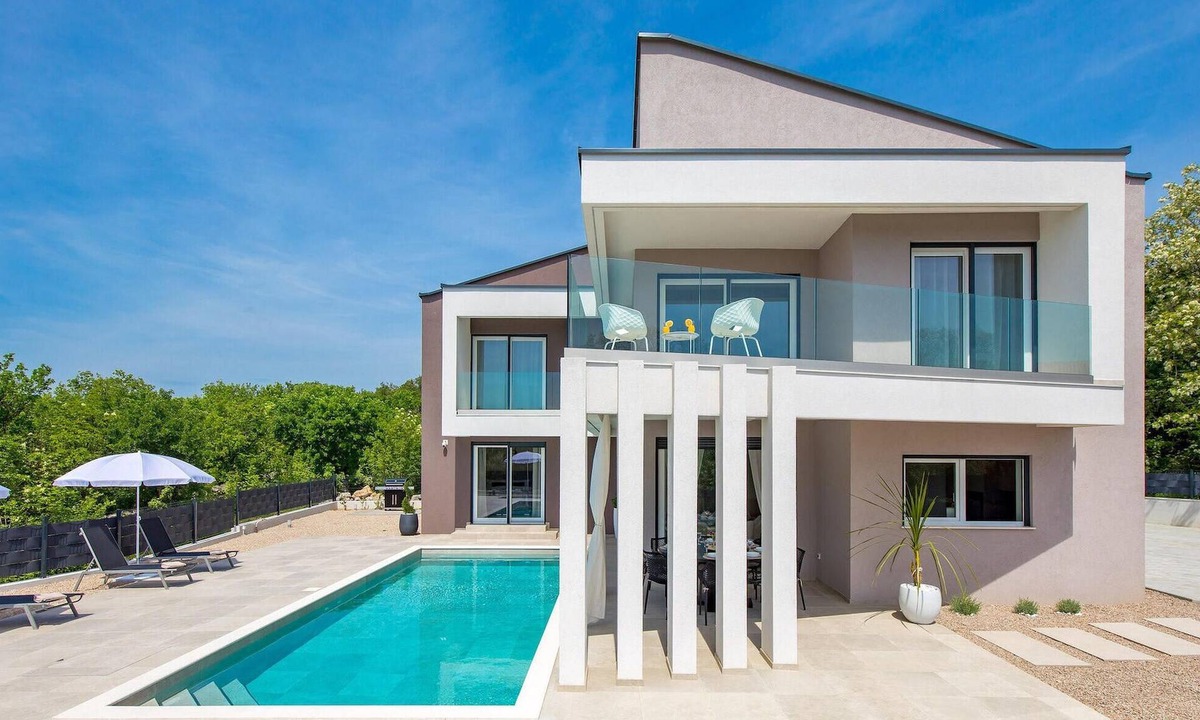 Garica House | Gorgeous home in Garica