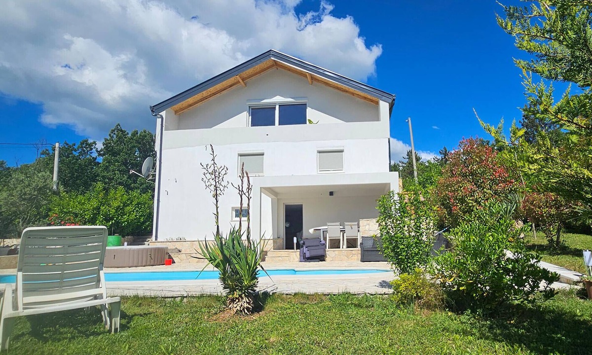 Hrvace House | Gorgeous home in Hrvace