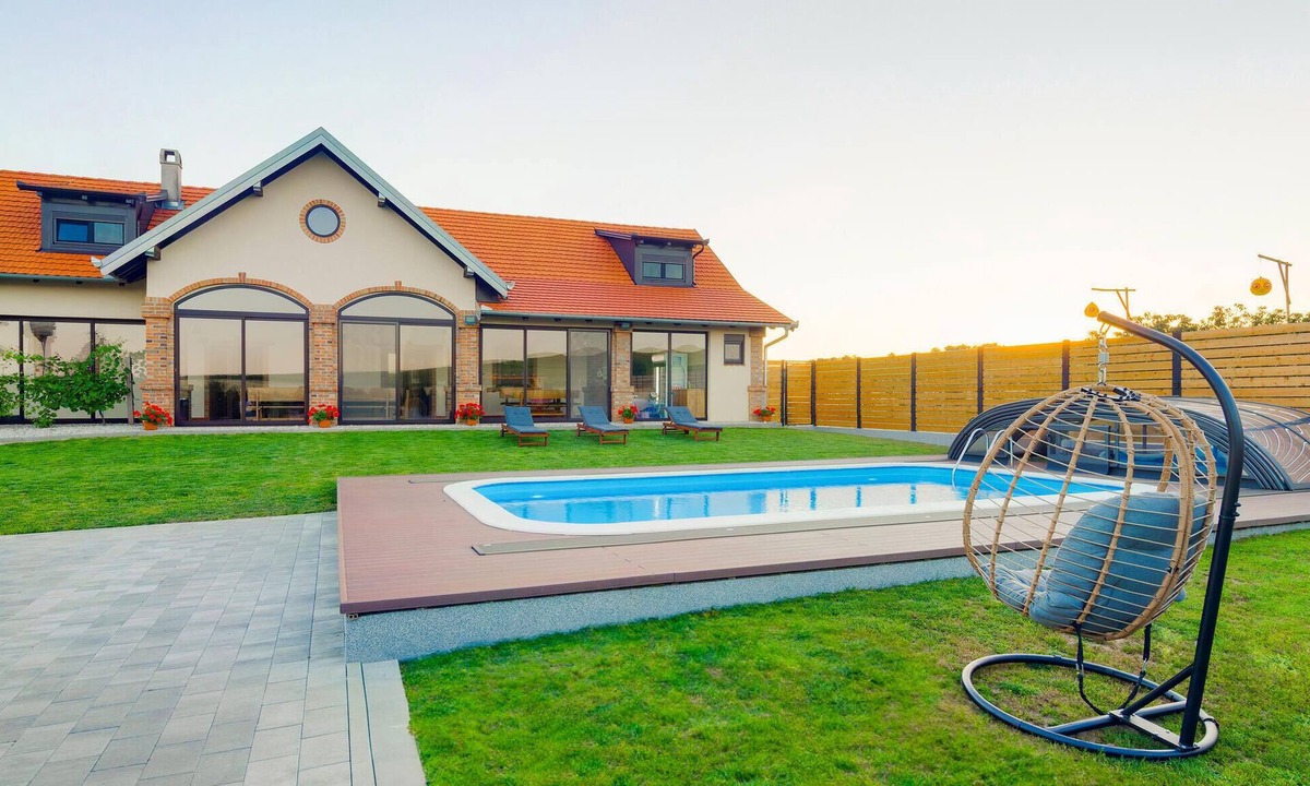 Karanac House | Gorgeous home in Karanac with sauna