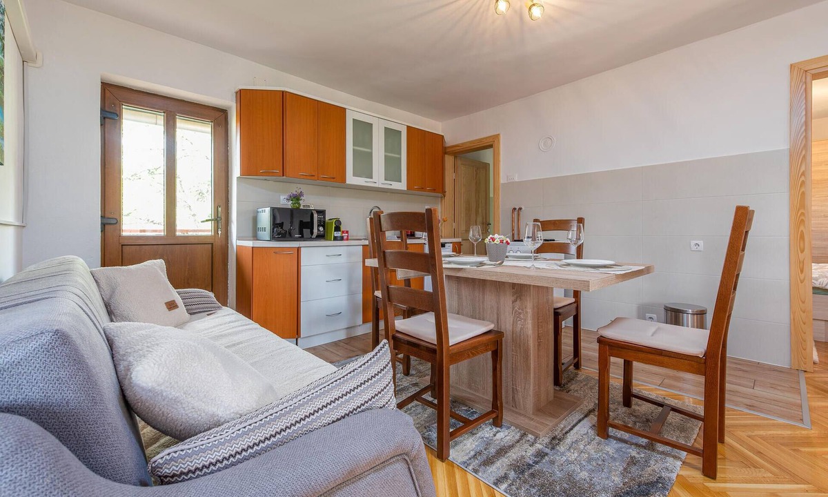Perusic House | Gorgeous home in Perusic