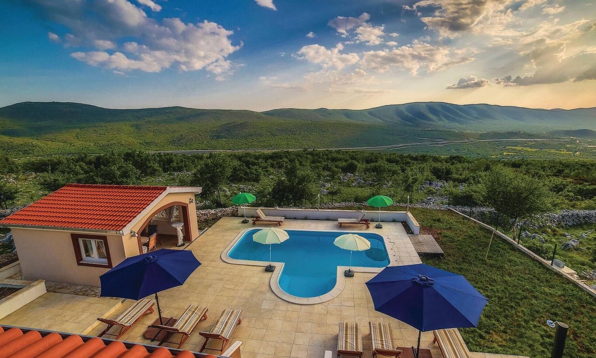 Lecevica House | Gorgeous home in Radosic
