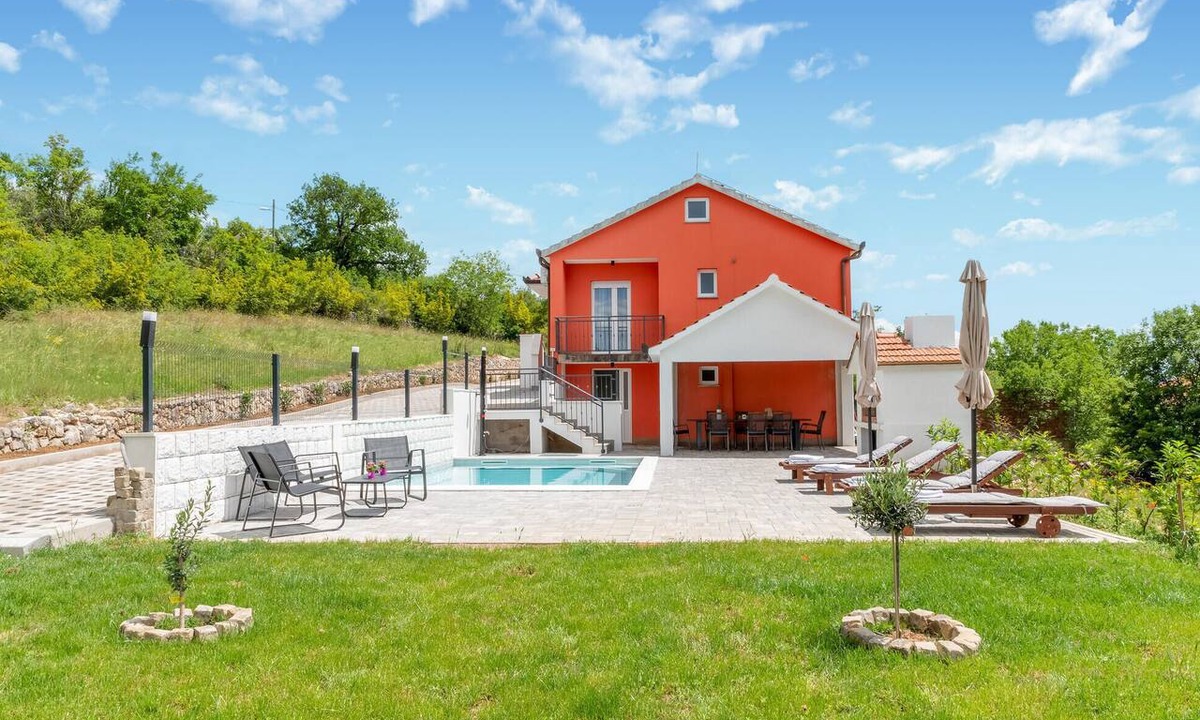 Citluk House | Gorgeous home in Sinj with private swimming pool, can be inside or outside
