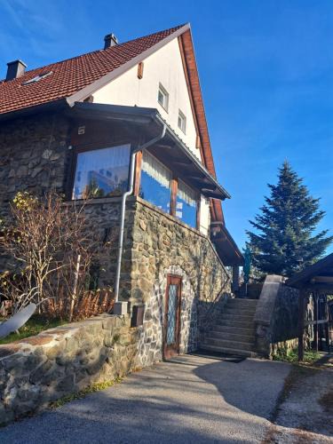Hocko Pohorje Bed & Breakfast | Gostišče Jelka