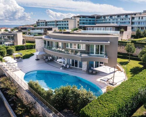Crveni Vrh Villa | Grand Villas Adriatic situated within luxury golf & spa resort Hotel Adriatic