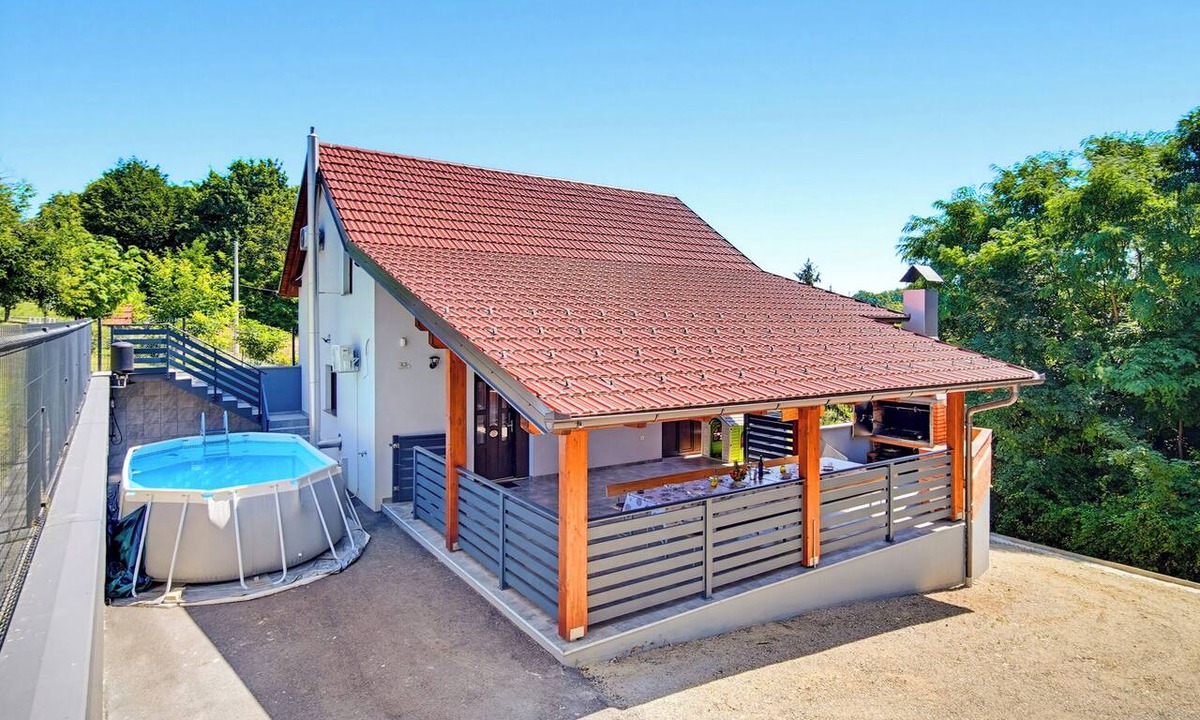 Selnica House | Greenwood Retreat With Hot Tub & Sauna, Sveti Martin na Muri, Croatia