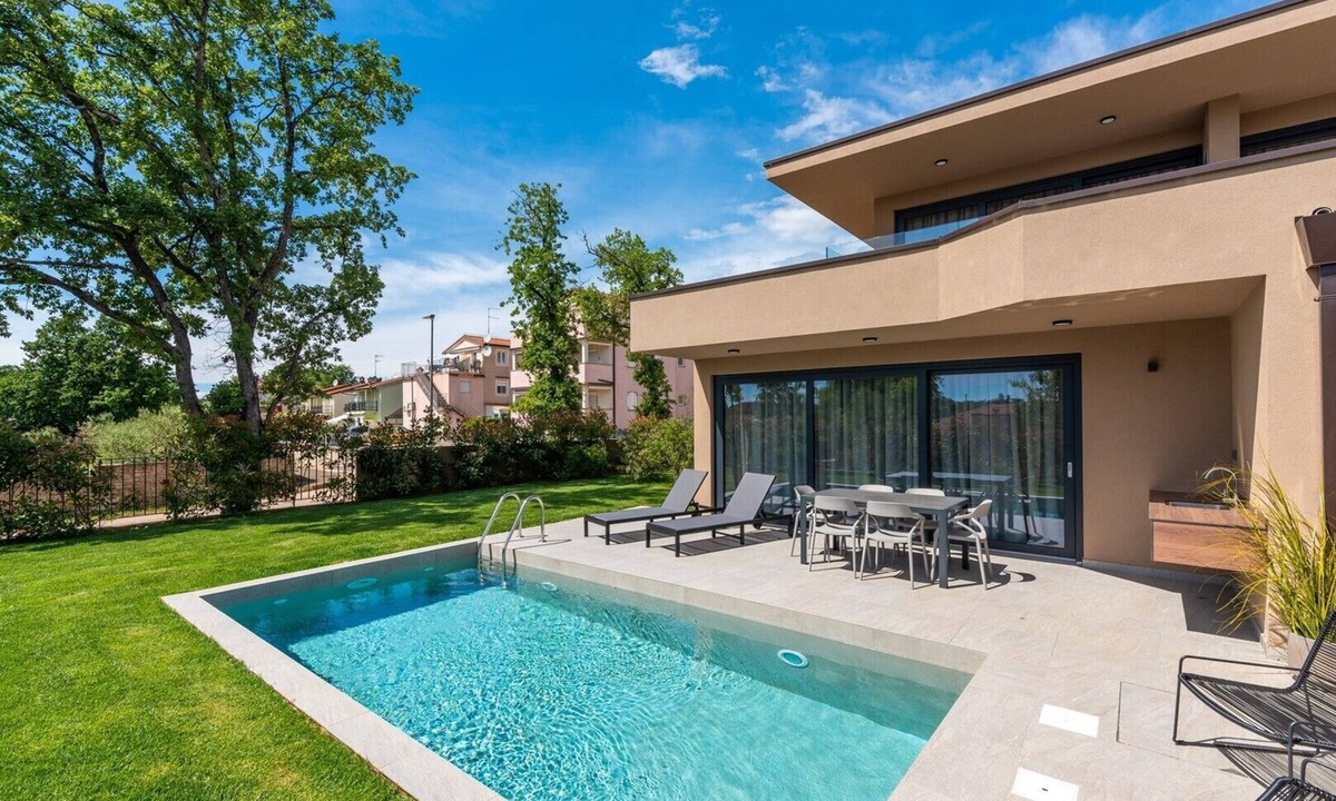 Karigador Apartment | Ground-Floor Apartment with Private Pool and Terrace in Istria, 150 Meters from the Sea