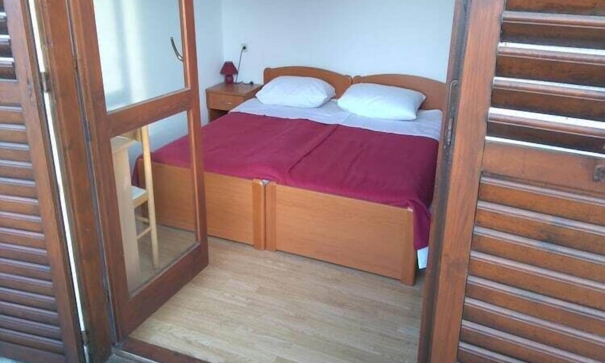 Kozarica Apartment | Guest House Hazdovac - Double Room with Balcony and Sea View 2