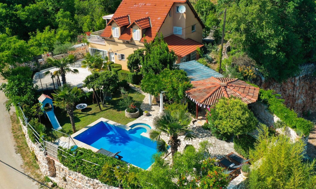 Zmijavci Villa | Hacienda Anna by Villas Guide