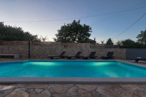 Tar-Vabriga House | Haustierfreundliche Villa mit Privatpool, Panoramablick und freien Eintritt ins Ferienresort Lanterna