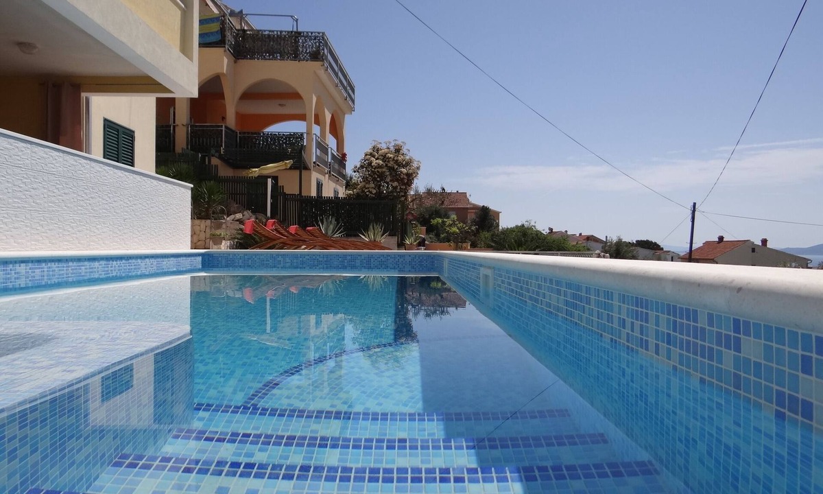 Businci Apartment | Heated swimming pool with stunning sea view terrace a8