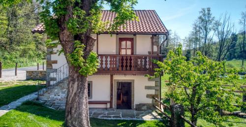 Matavun House | Hiška Kovačija-Riverside Boutique Retreat