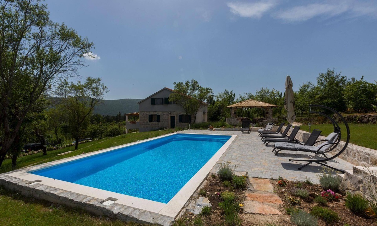 Muc House | Historic stone villa Heaven for 11 persons