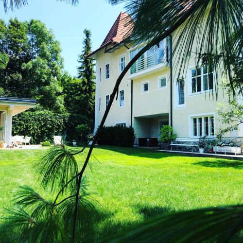 Bled Apartment | Historical Villa in the heart of Bled