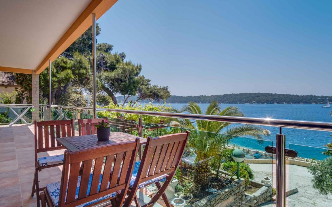 Cove Murtar Apartment | Holiday apartment with sea view