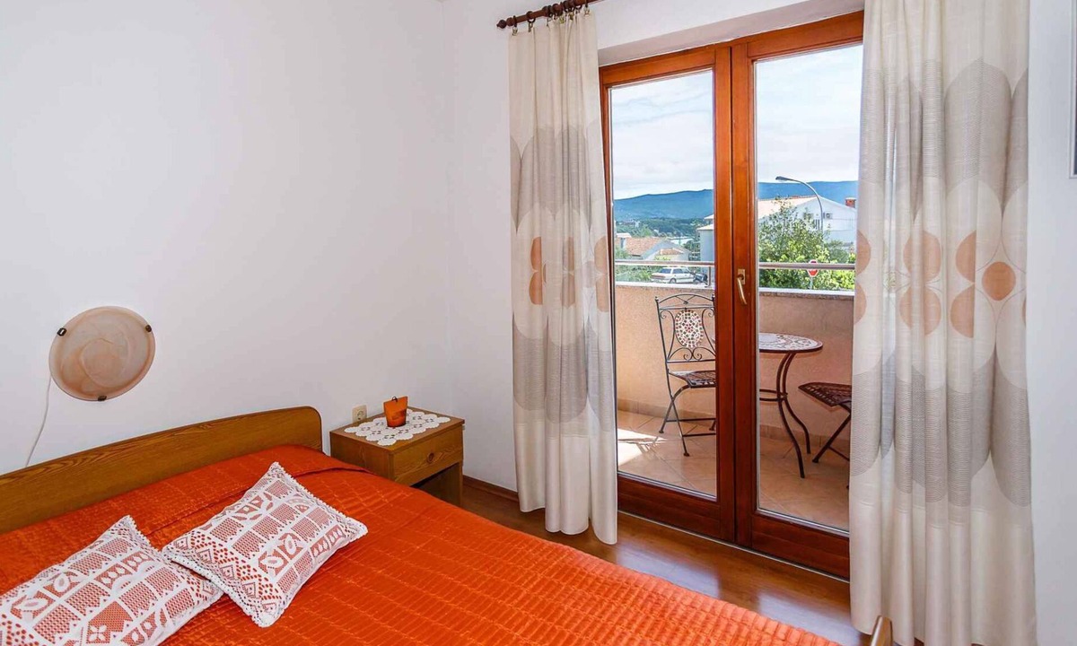Krk Apartment | Holiday apartment 450 m from the beach