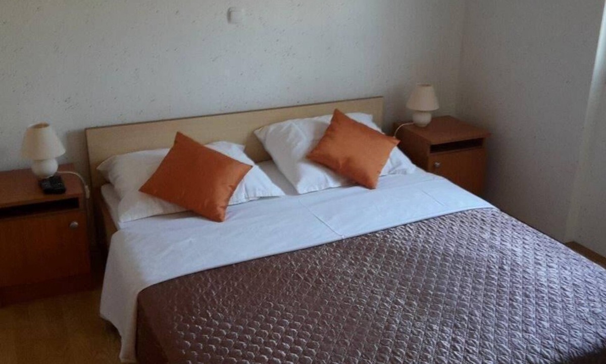 Vinjerac Apartment | Holiday apartment for four people with a terrace