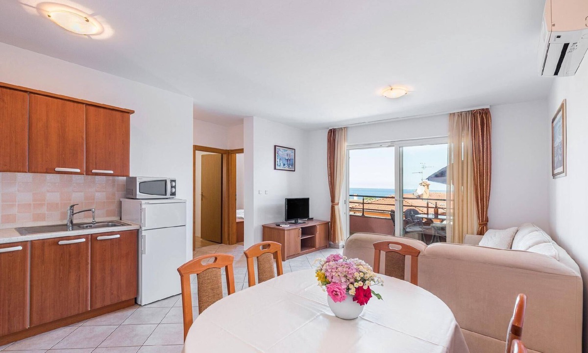 Dajla Apartment | Holiday apartment near the beach with a big garden