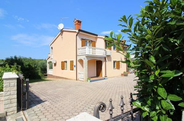 Mugeba Apartment | Holiday apartment Poreč for 6 - 8 persons with 3 bedrooms - Holiday apartment