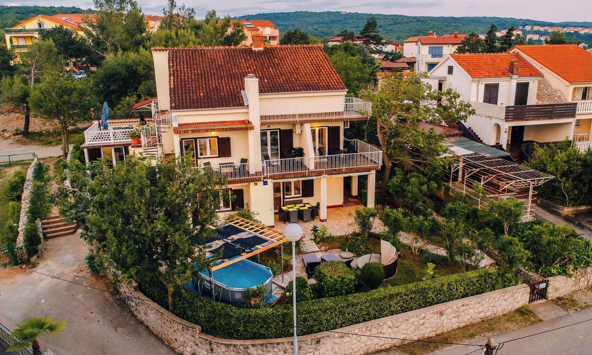 Klimno Apartment | Holiday apartment Sara with sea views and pool