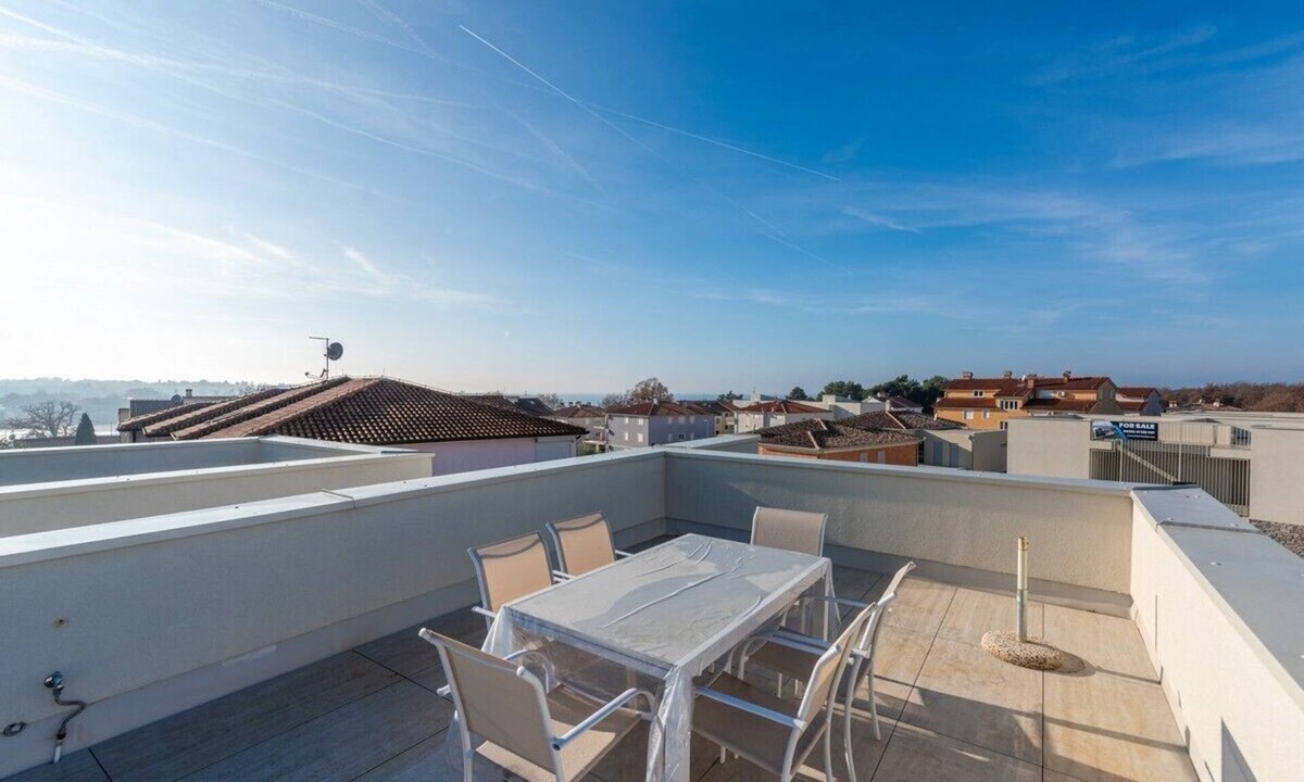 Karigador Apartment | Holiday apartment with roof terrace