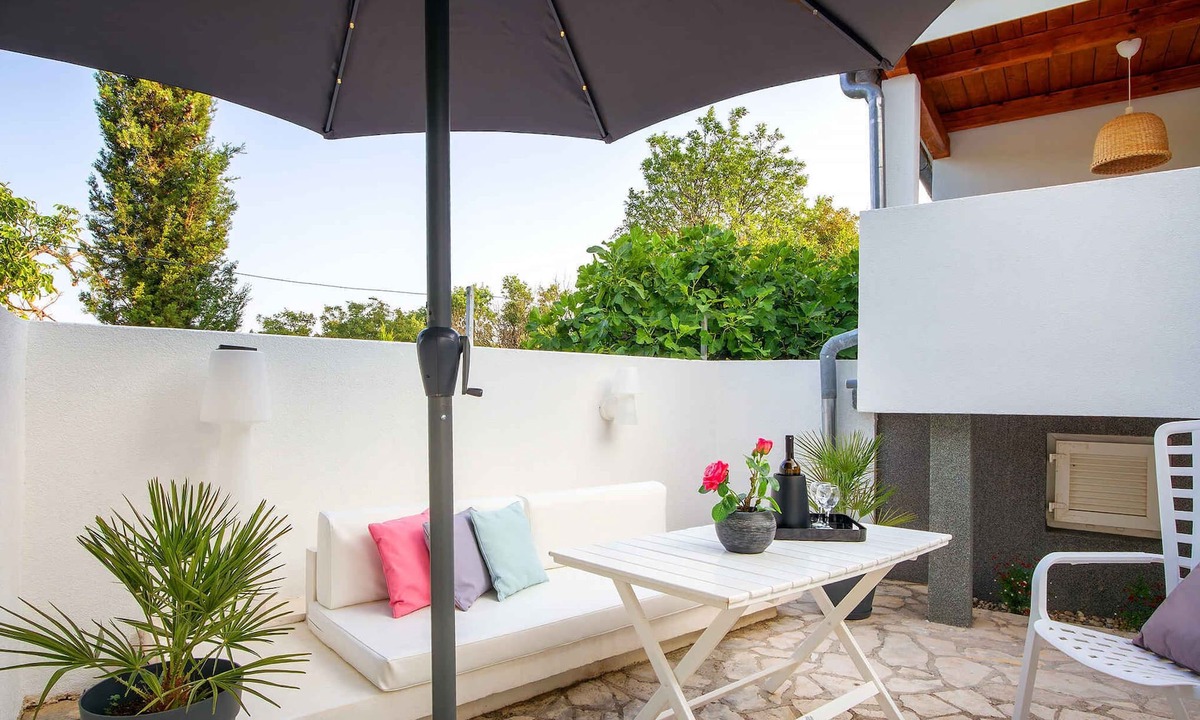Polje Apartment | Holiday apartment with terrace and air conditioning