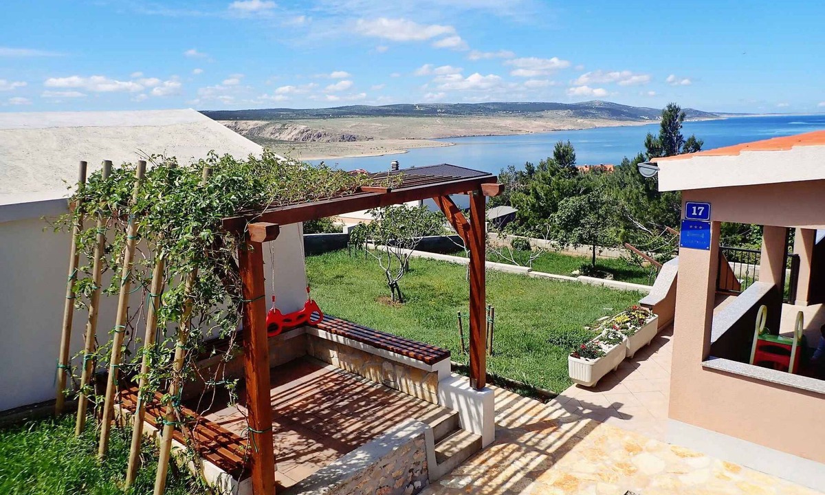 Rovanjska Apartment | Holiday apartment with terrace and air conditioning