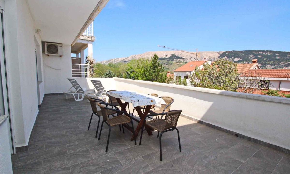 Baska Apartment | Holiday apartment with air conditioning and large balcony