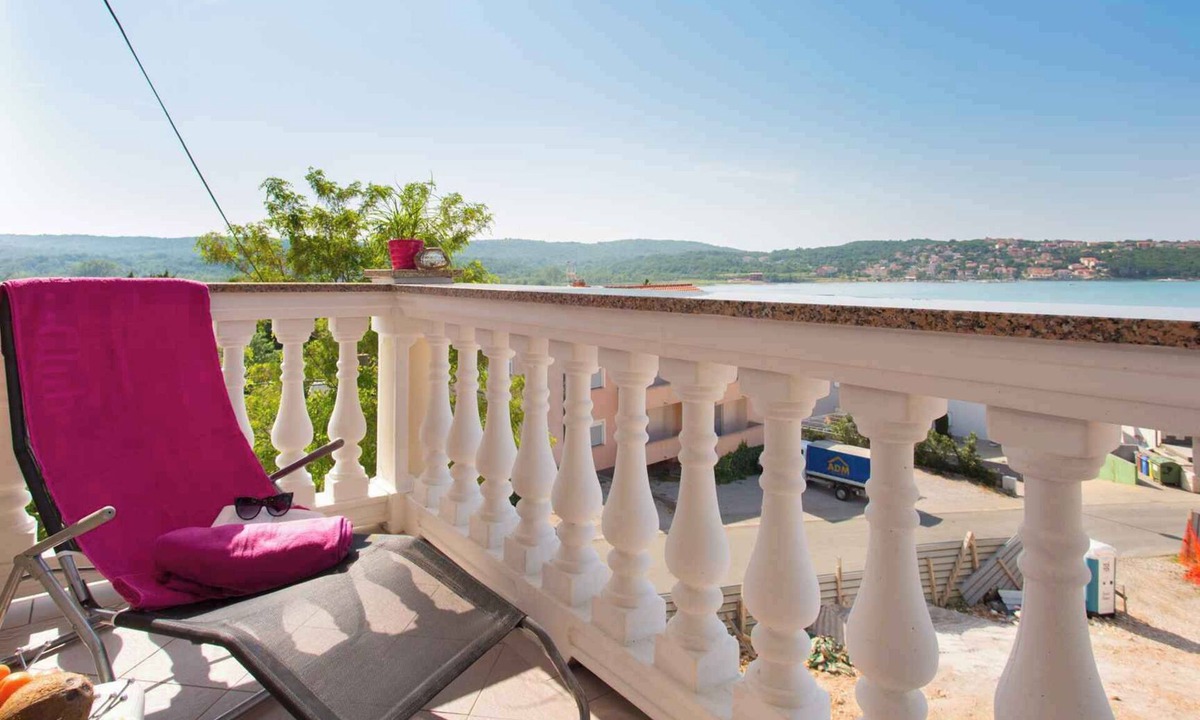 Soline Apartment | Holiday apartment with balcony and sea view