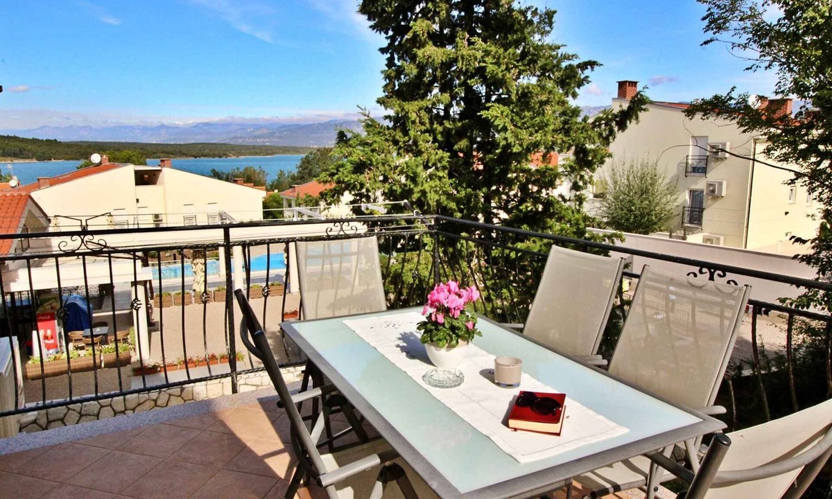 Soline Apartment | Holiday apartment with balcony and sea view