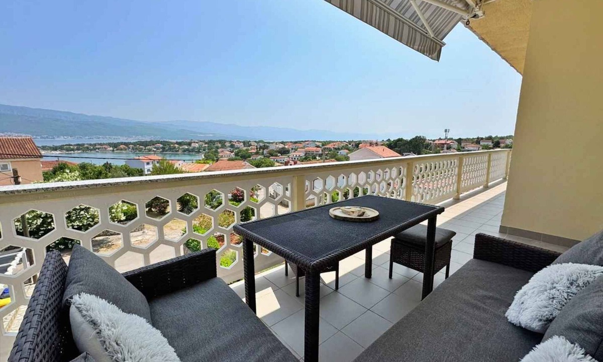 Silo Apartment | Holiday apartment with balcony and barbecue facilities