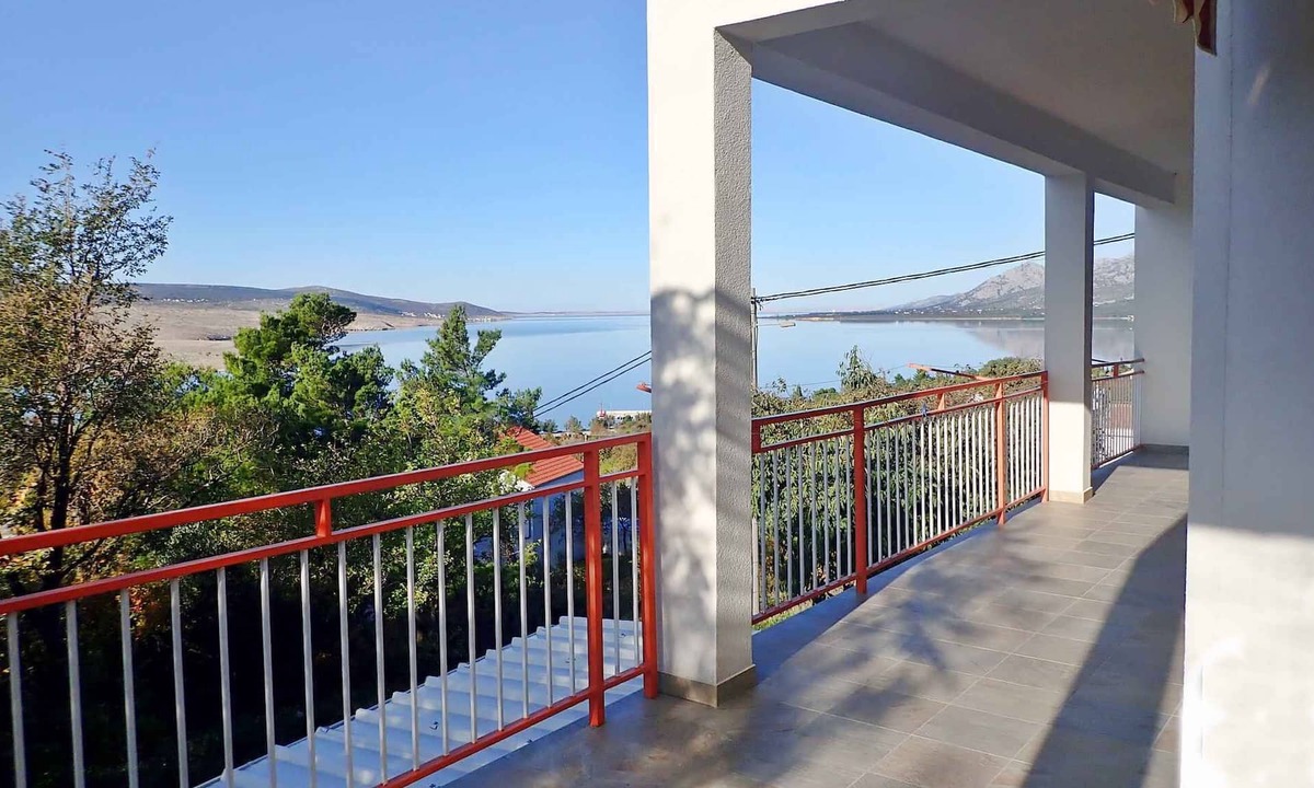 Rovanjska Apartment | Holiday apartment with balcony and sea view