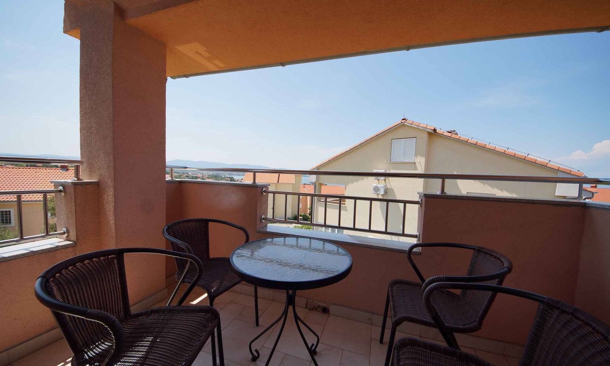 Malinska Apartment | Holiday apartment with air conditioning, satellite TV and Internet access