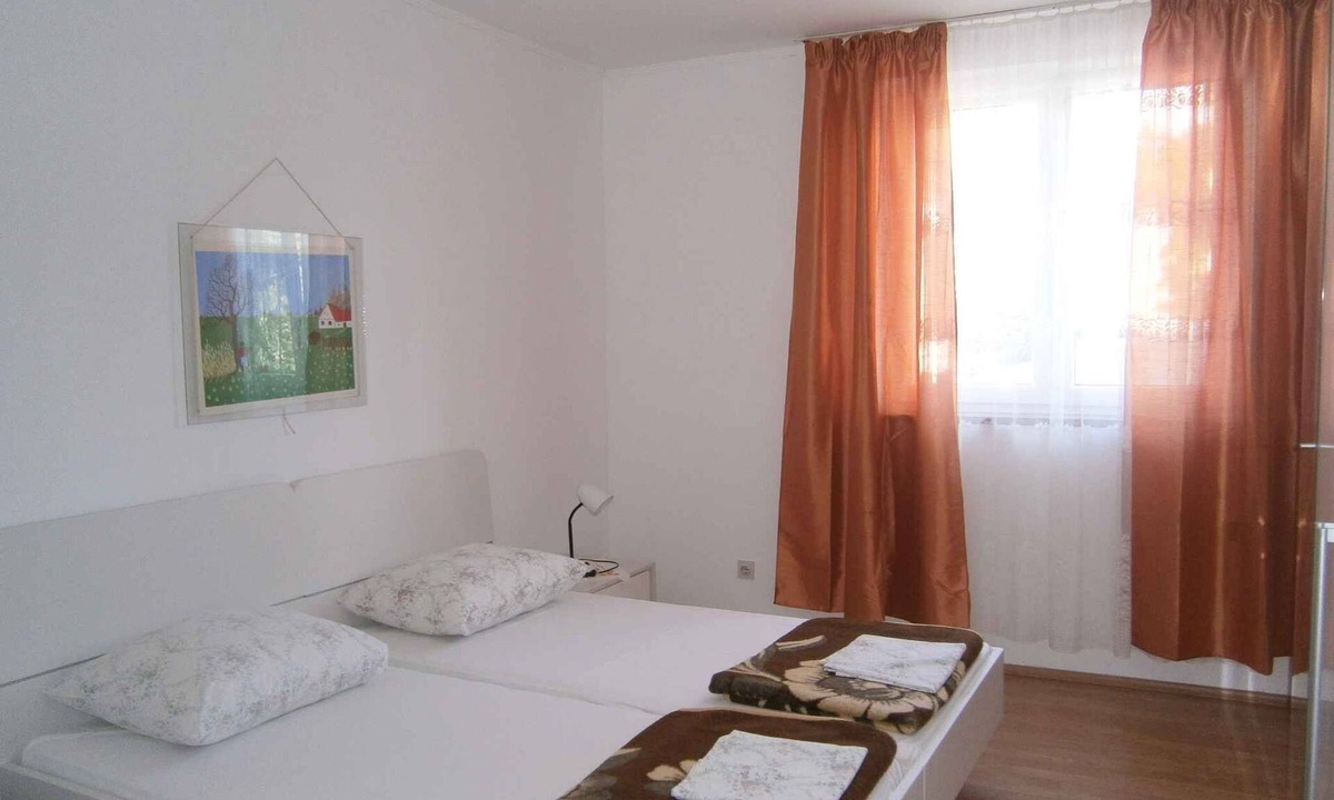 Omisalj Apartment | Holiday apartment with terrace, only 30m from the sea