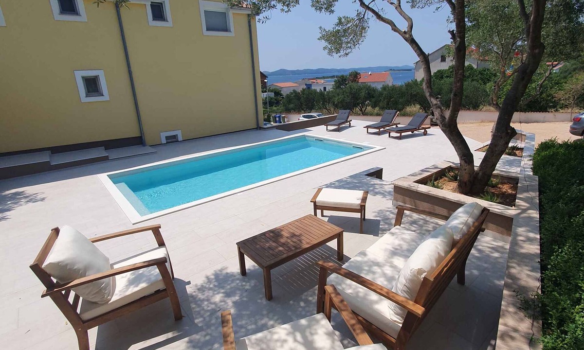 Drage Apartment | Holiday apartment with sea view