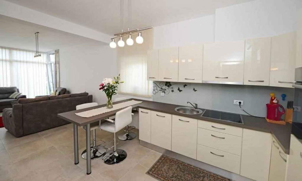 Kukci Apartment | Holiday apartment with shared pool