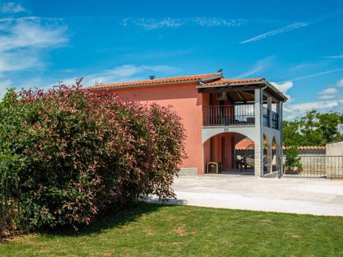 Pomer House | Holiday Home Aleksandra by Interhome
