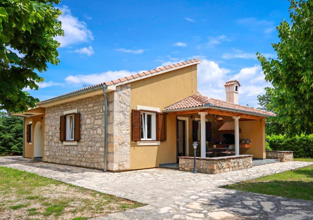 Drinovci House | Holiday Home Ana by Interhome