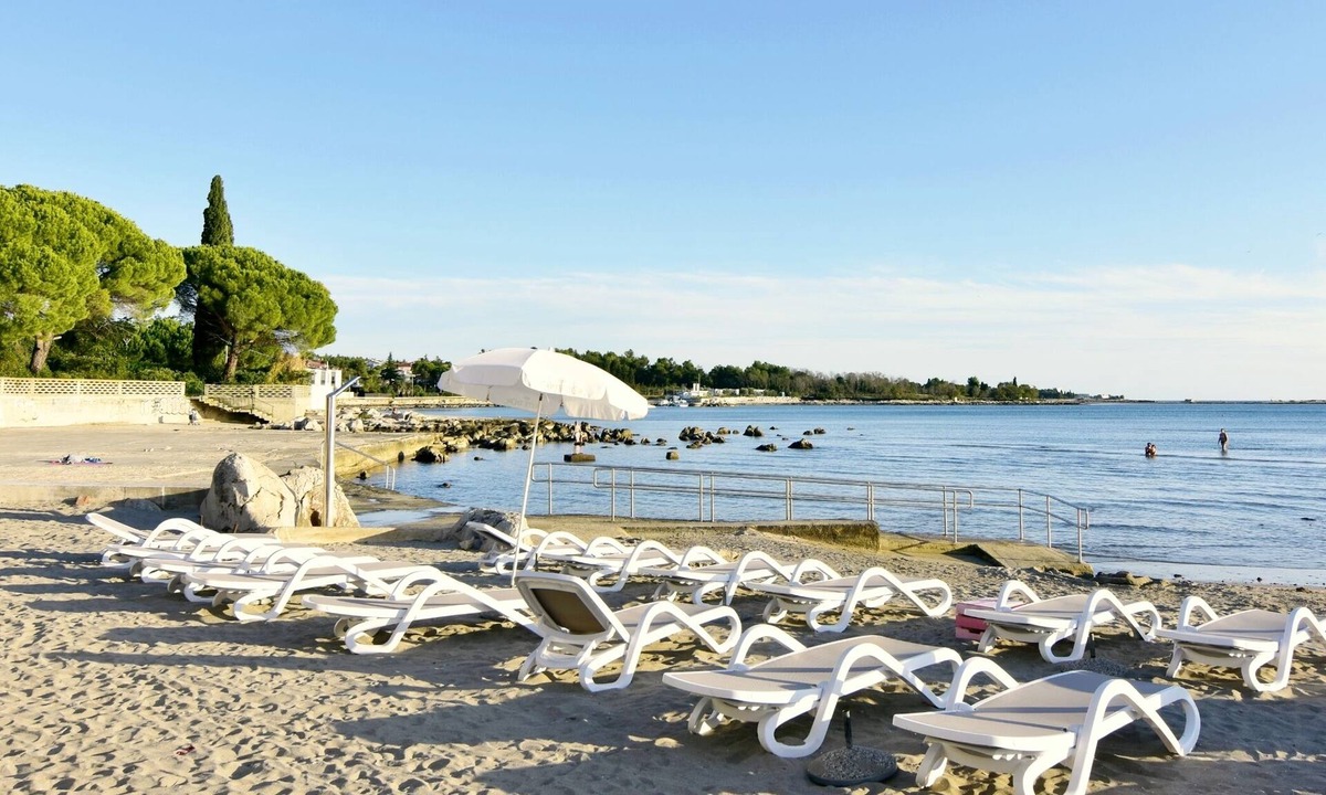 Zambratija House | Holiday home Anna, Umag-Zambratija, near the beach, washing machine, parking